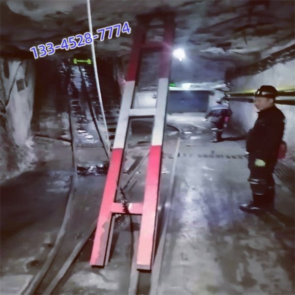 气动梯形阻车器