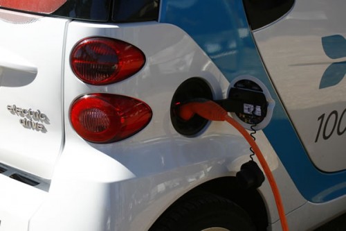 汽车市场需求继续走弱 新能源汽车乘商分化