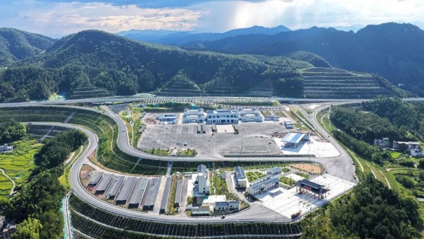 江西首个近零碳服务区光伏项目建成并网