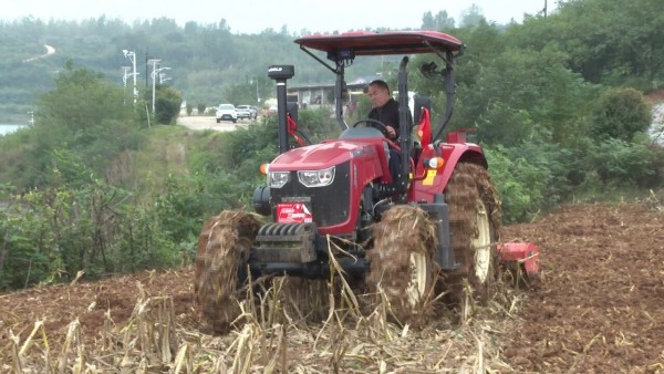 郧阳区：秸秆'变废为宝'循环利用