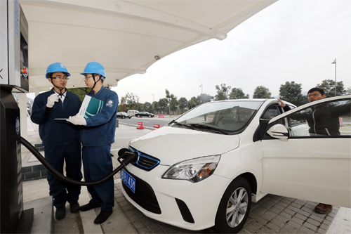 国网表示8条高速公路快充网络上线运营_新能