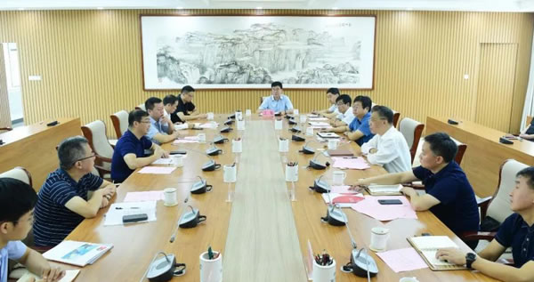 长治市长杨勤荣与申能集团副总经理宋雪枫举行工作会谈