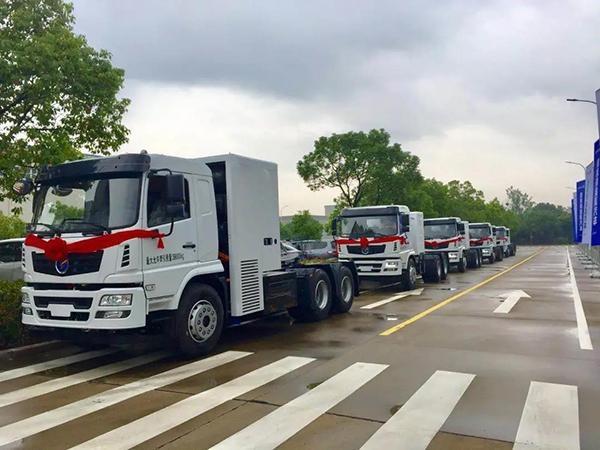 盐城国投奥新公司首批16台新能源集装箱卡车交付使用 填补国内港口氢燃料卡车项目空白