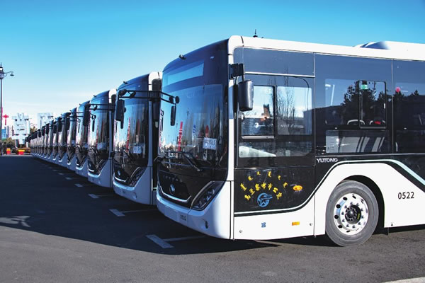 首批140辆新能源电动公交车抵达集宁