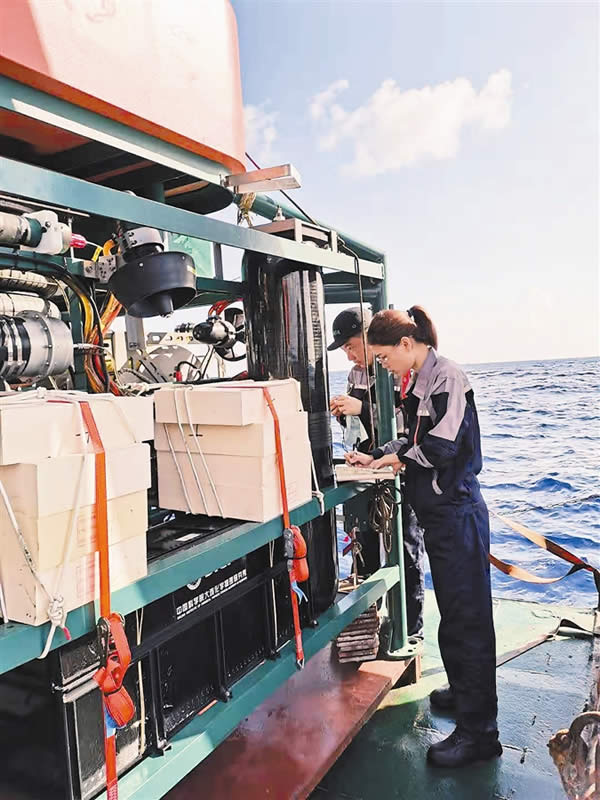 “镁/海水燃料电池及组合能源技术研究”完成海试验收