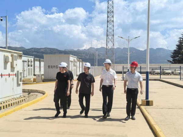 红河州能源局到锡城共享储能电站开展现场服务工作(图1)